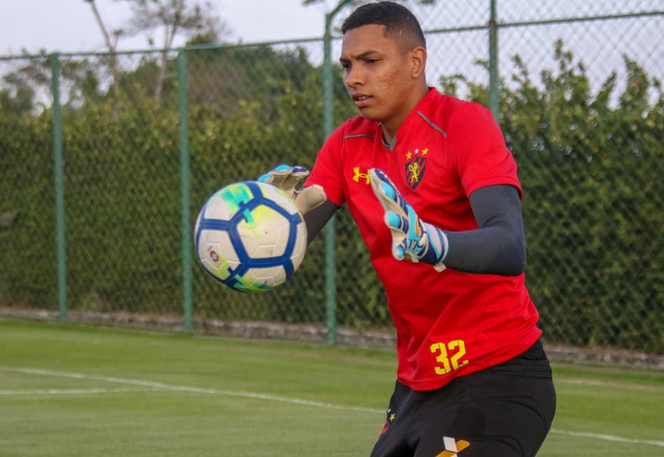 Substituto de Margão, novo goleiro do Sport tenta mantar invencivilidade contra o Vasco