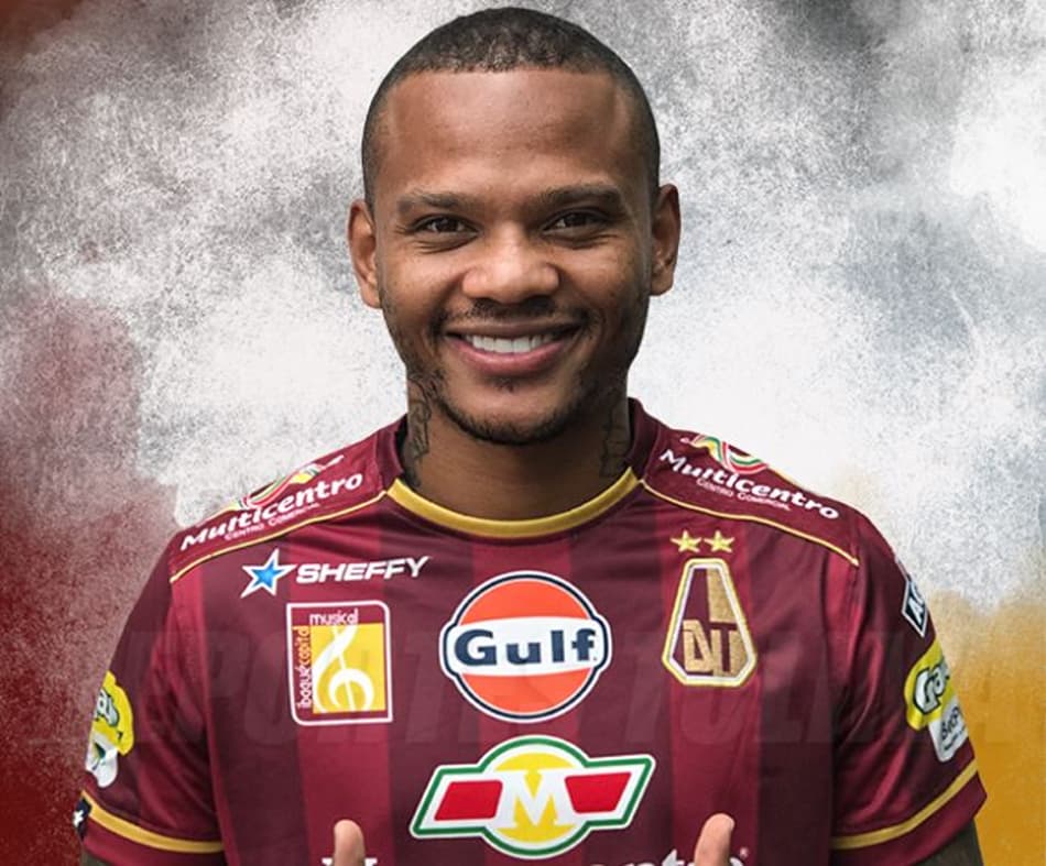 Ex-Vasco é despedido de clube por chegar ao treino alcoolizado