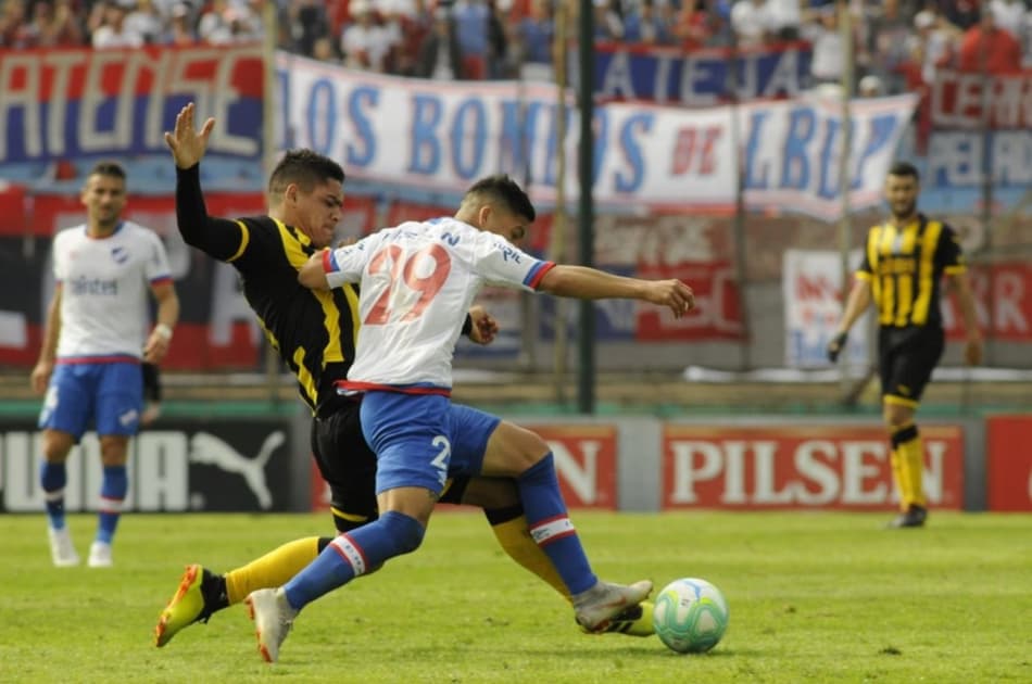 No Superclássico Uruguaio, Nacional e Peñarol ficam no empate em 1 a 1
