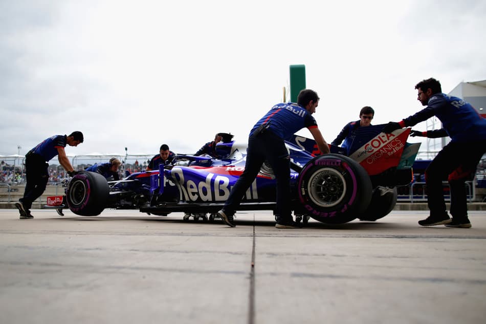 Após troca de componentes do motor, dupla da Toro Rosso larga no fim do grid de Austin