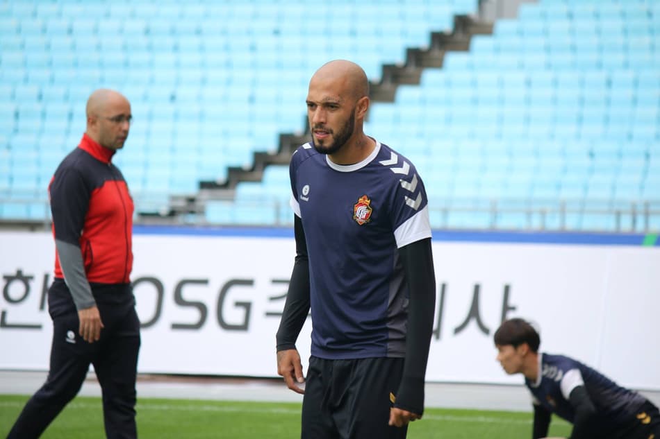 Na Coréia do Sul, Paulinho comenta sobre carreira no futebol asiático