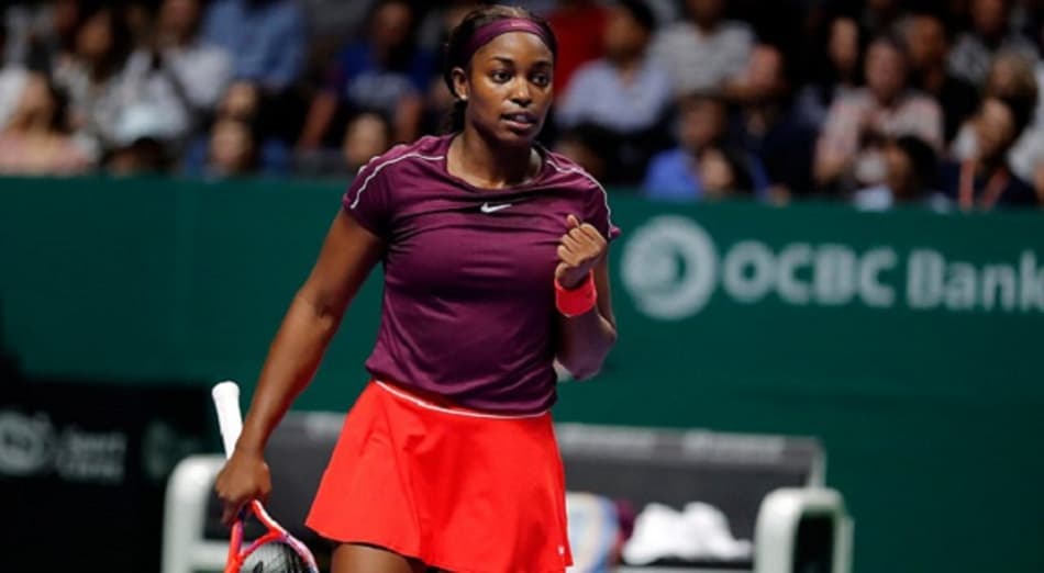 Stephens se recupera de pneu e decide o título do WTA Finals