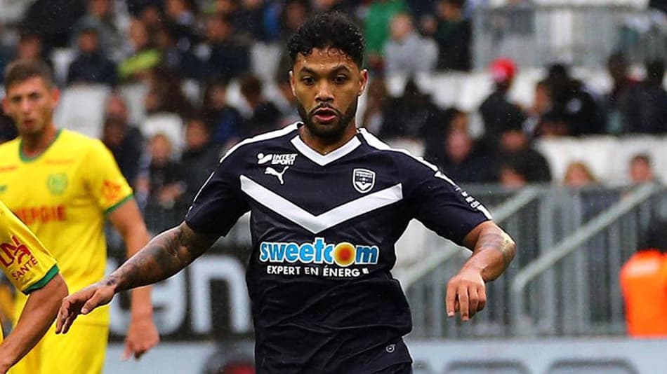 Titular no Bordeaux, Otávio mira recuperação na Liga Europa
