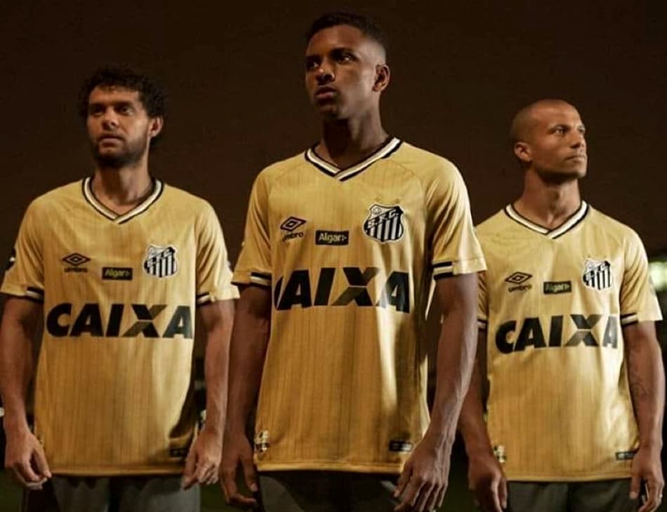 Uniforme dourado do Santos