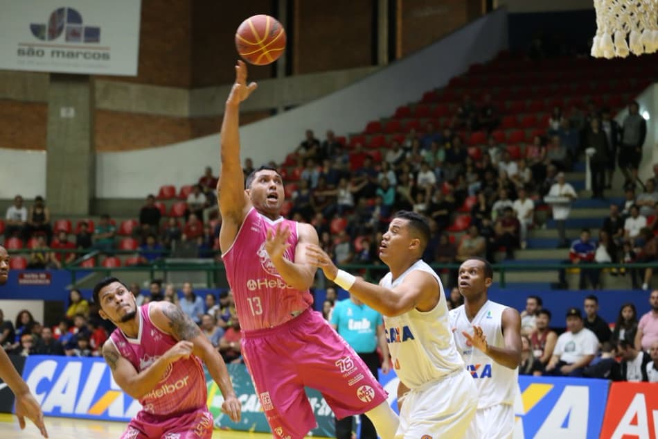 Com superioridade, Mogi vence e mantém jejum do Brasília no NBB