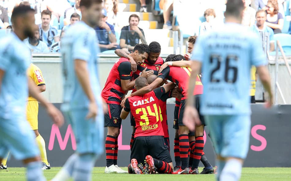 Em jogo de sete gols, Sport derrota o Grêmio e respira contra a degola