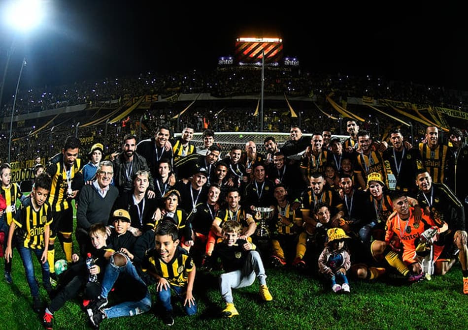 Com gol no último minuto, Peñarol conquista o Clausura antecipadamente