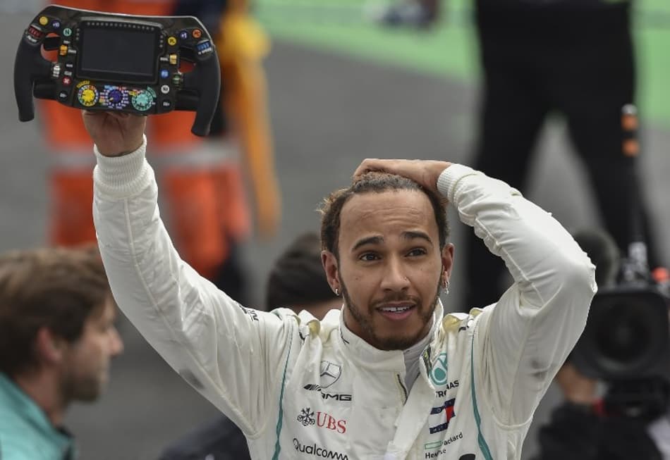 Hamilton acha que é muito difícil imaginar deixar a Mercedes