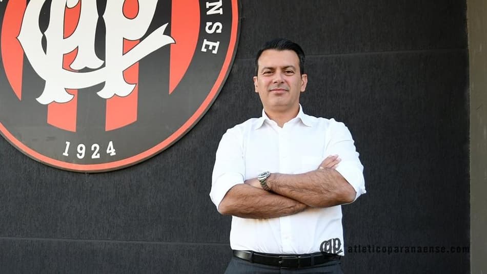 Athletico anuncia a saída do diretor Rui Costa