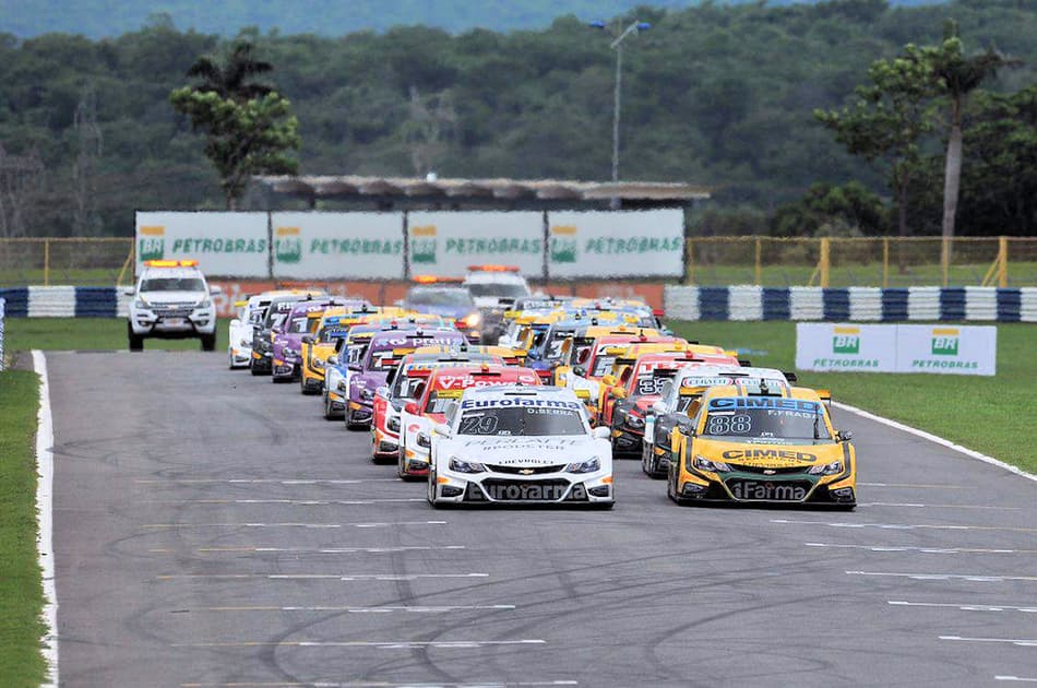 Zonta e Max vencem em Goiânia; Fraga diminui diferença para Serra de olho na final de Interlagos