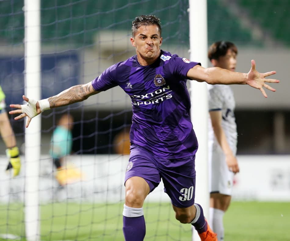 Brasileiro vive boa fase na Coreia e se torna vice-artilheiro da K-League 2