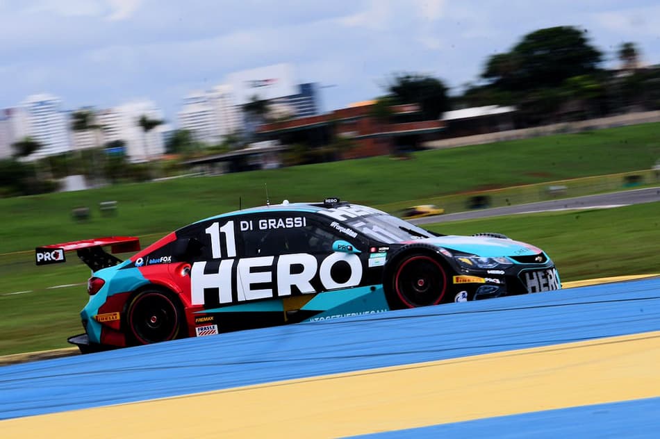 Largando dos boxes, Lucas Di Grassi faz corrida de recuperação e chega na P4