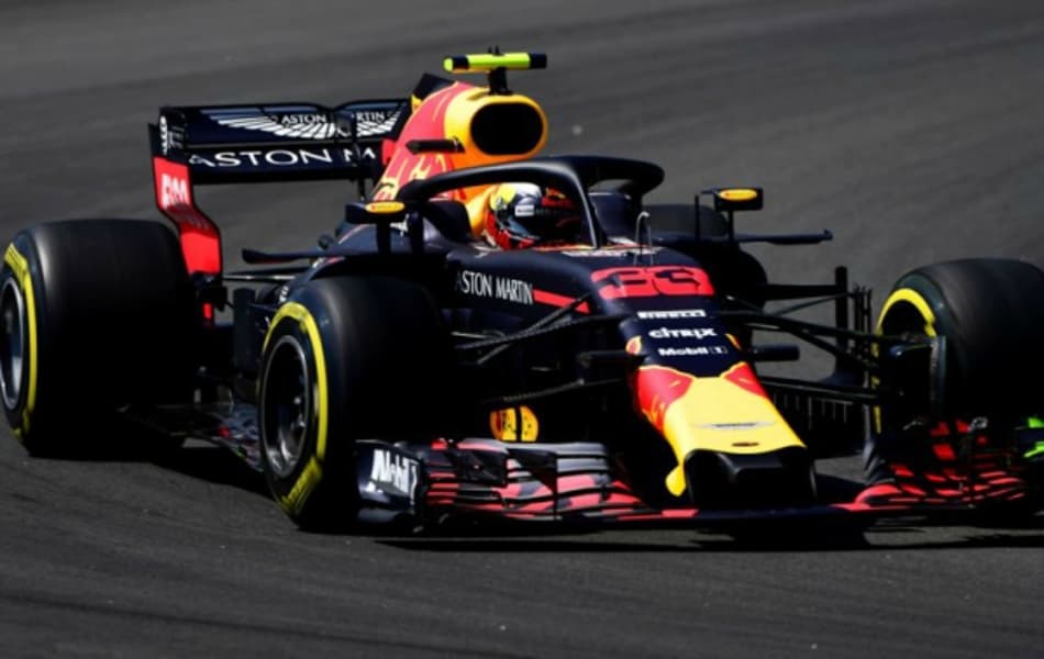 Ferrari está atrás da Red Bull em termos de competitividade, diz Hakkinen
