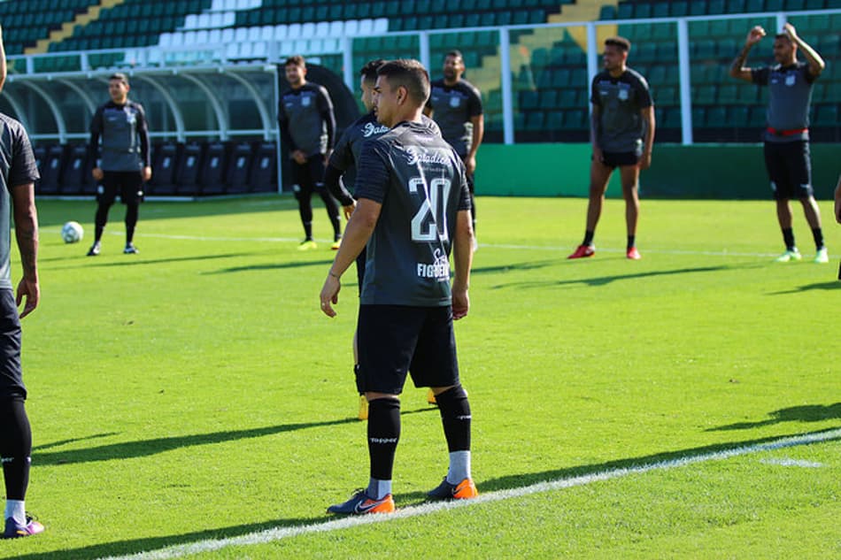 Renan Mota mira encerrar Série B em alta: ‘Elenco está muito motivado’