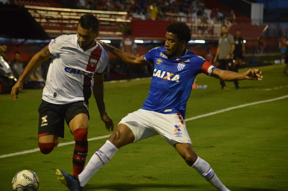 Atlético-GO e Avaí empatam e ainda sonham com acesso à elite