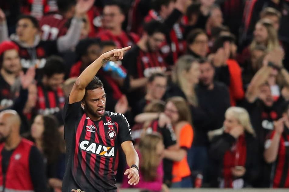 Atletico-PR 2 x 0 Fluminense: as imagens da partida