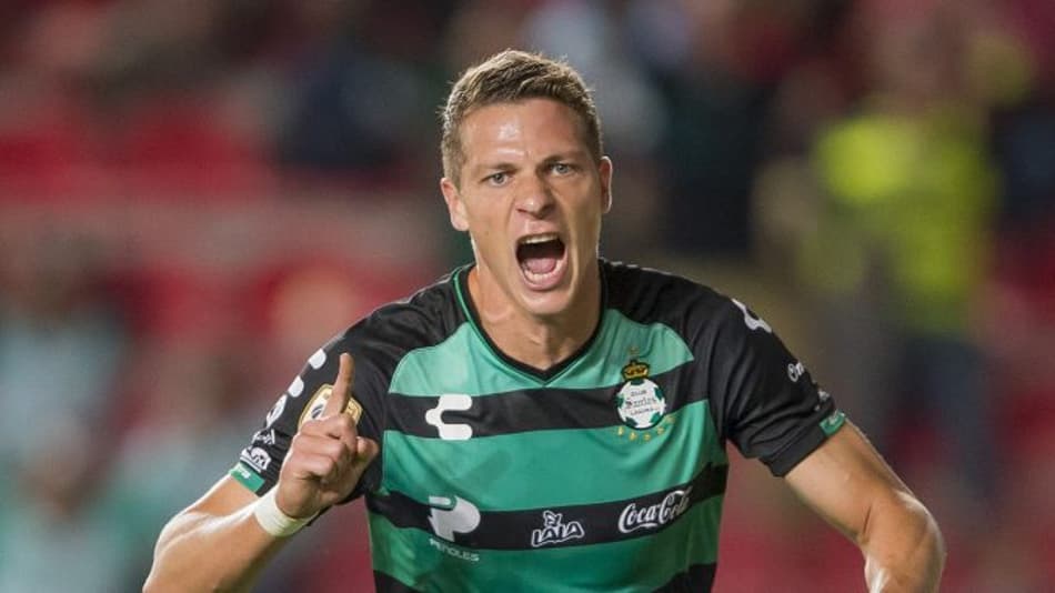 Atacante argentino pode se naturalizar para defender a seleção mexicana