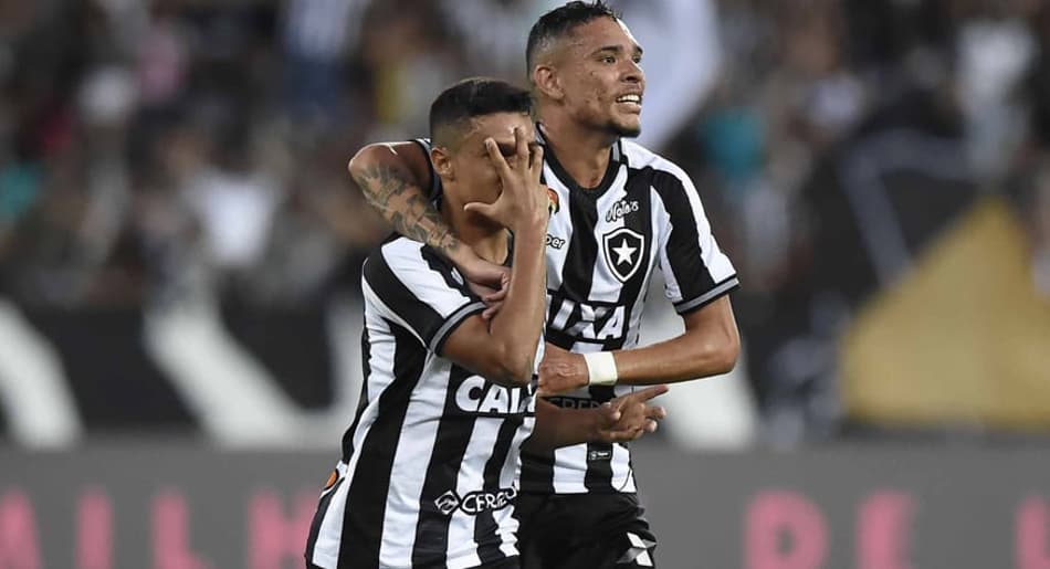 Super-Raio X: Botafogo vence clássico e domina a Seleção da 33ª Rodada do Brasileirão-2018