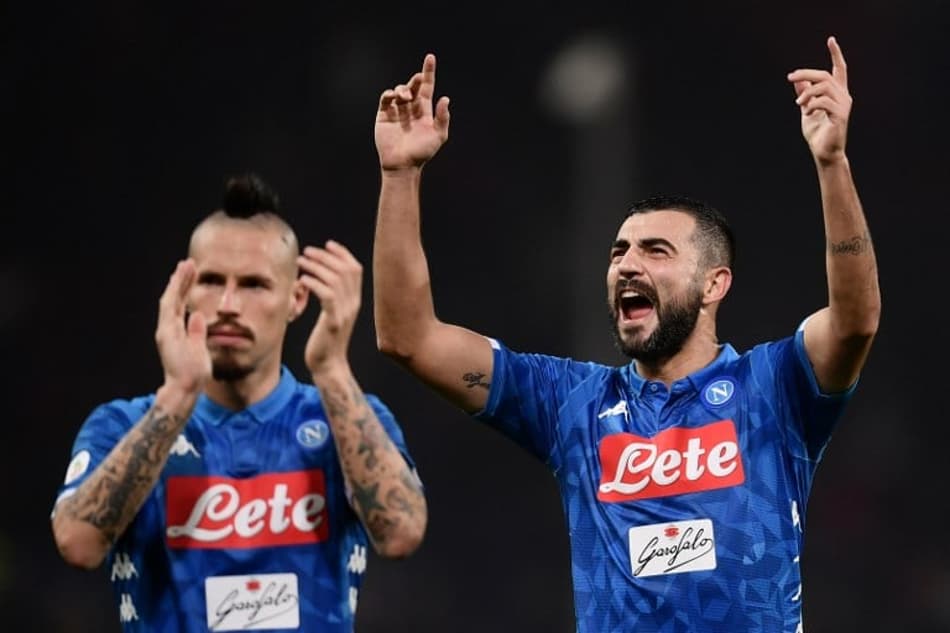 Sob forte chuva e com gol contra, Napoli vence Genoa no Italiano