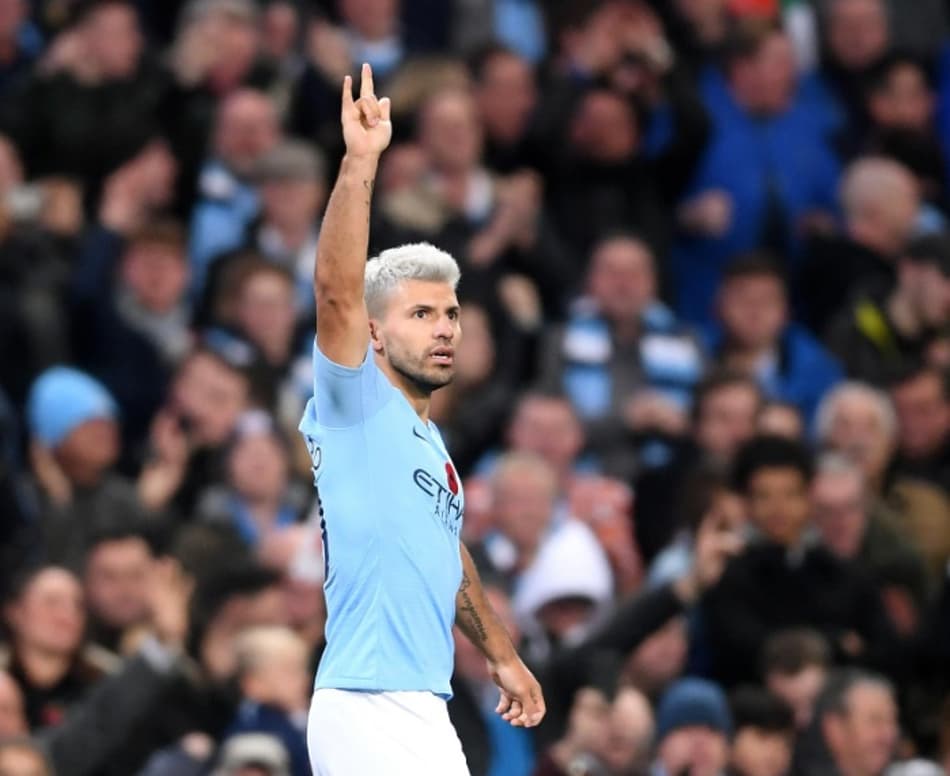 City vence clássico e retoma liderança da Premier League