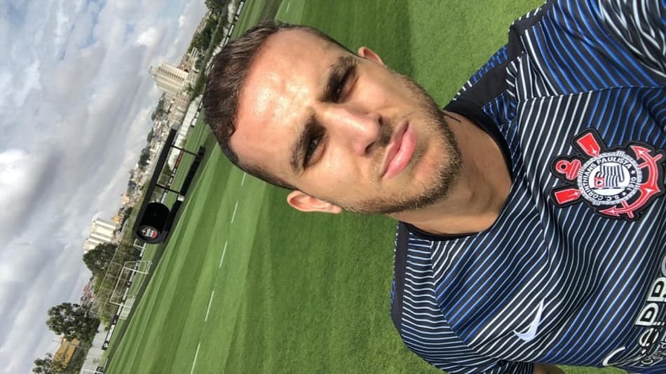Gustavo Carbonieri se recupera no Corinthians