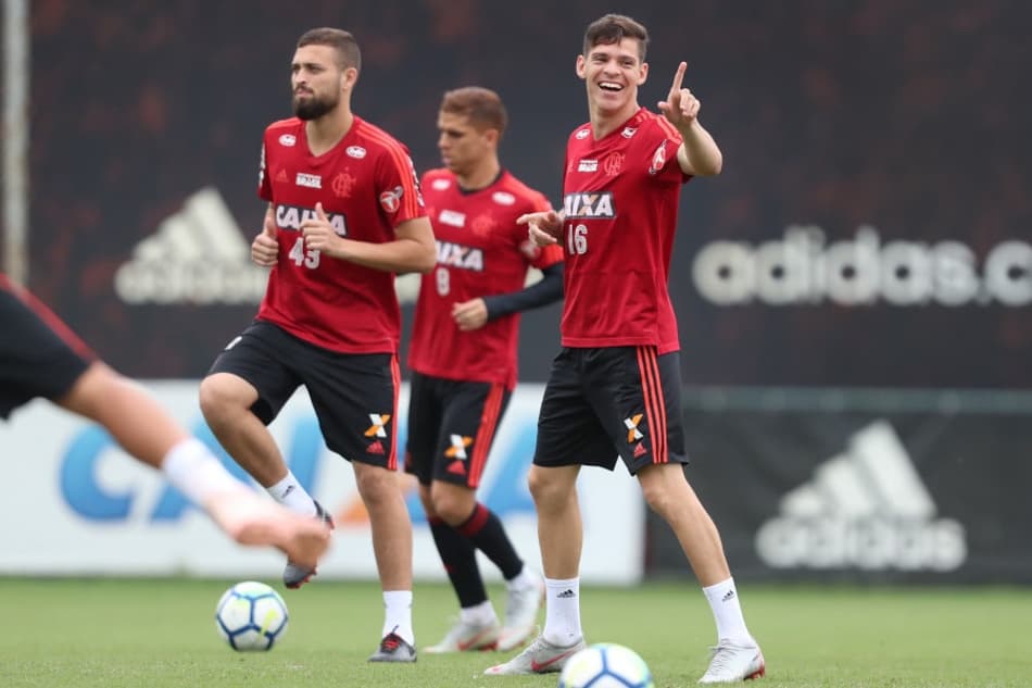 Com baixas, Dorival convoca garotos da Gávea para duelo contra o Santos