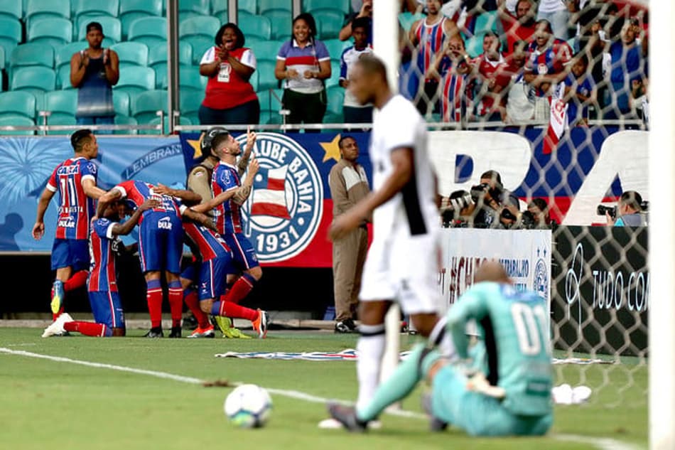 Quanto estilo! Com gol de letra, Bahia marca no fim e derrota Ceará