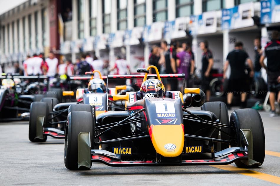 Daniel Ticktum garante pole para o GP de Macau de F-3