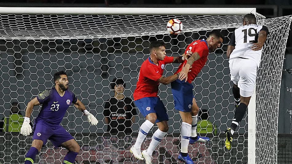Costa Rica ganha do Chile e aumenta pressão sobre Rueda