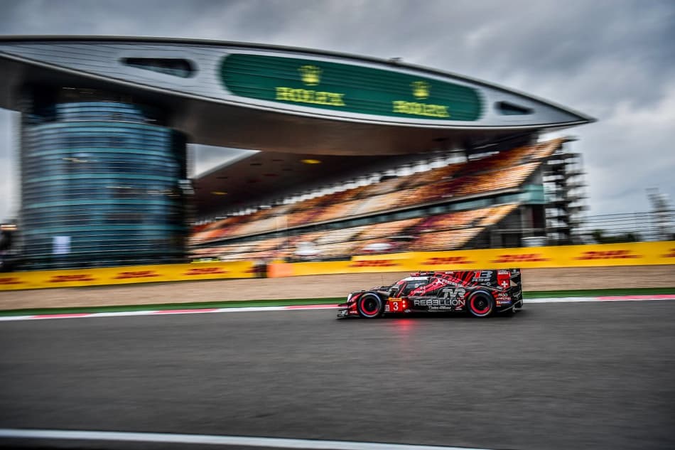 Bruno Senna larga em 3º e pressiona Toyota na China