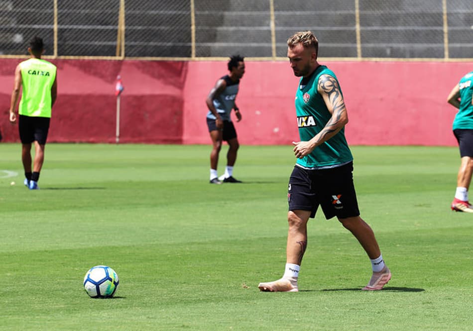 Willian Farias destaca mudança de postura e quer equipe ligada frente ao Atlético-PR