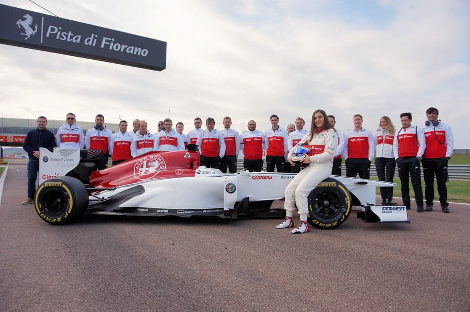 Tatiana Calderon completa 202 voltas em teste da Sauber