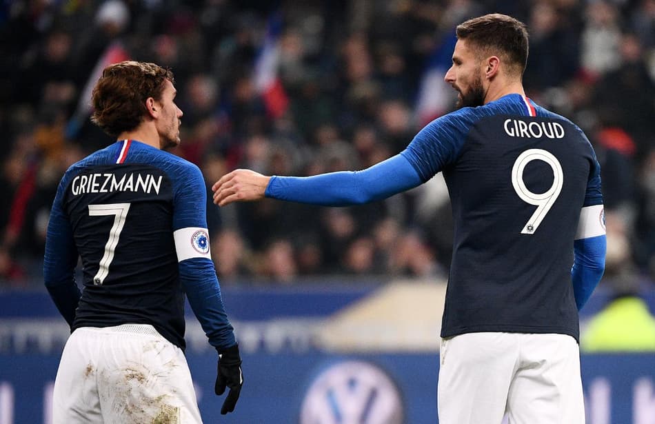 Seleção da França usa símbolo que homenageia vítimas de guerras