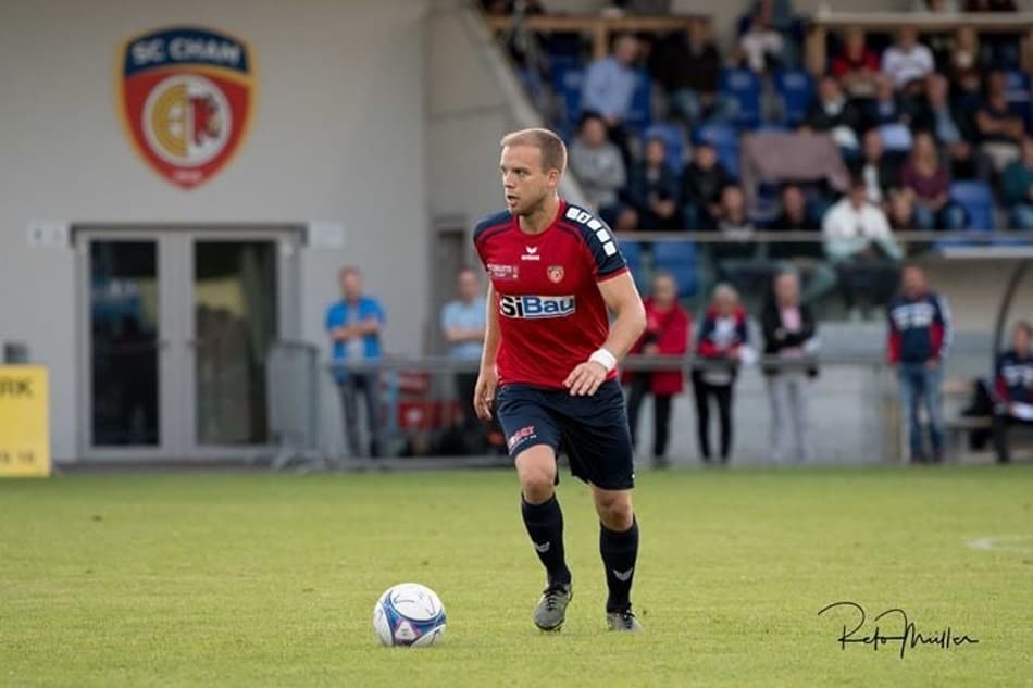 Após quase uma década na Europa, lateral quer voltar ao futebol brasileiro