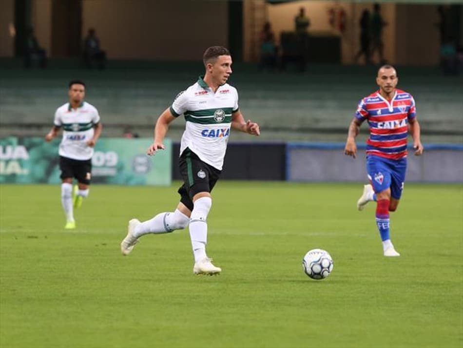 Na despedida de 2018, Coritiba vence o Fortaleza