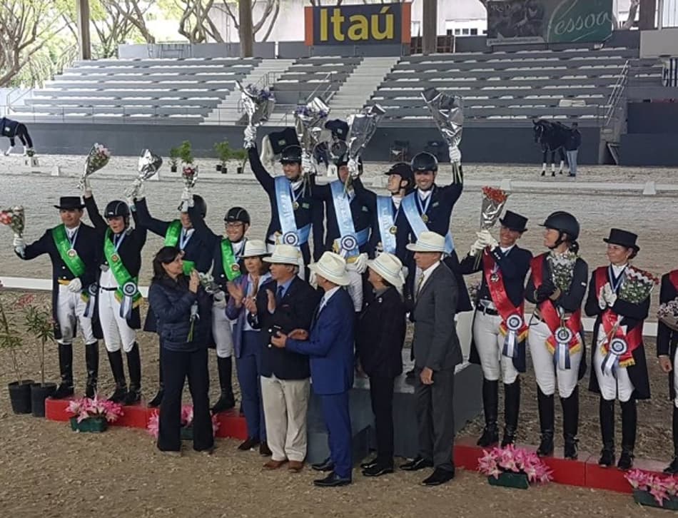 Time Brasil de Adestramento é campeão na Argentina e garante vaga no Pan-Americano de 2019