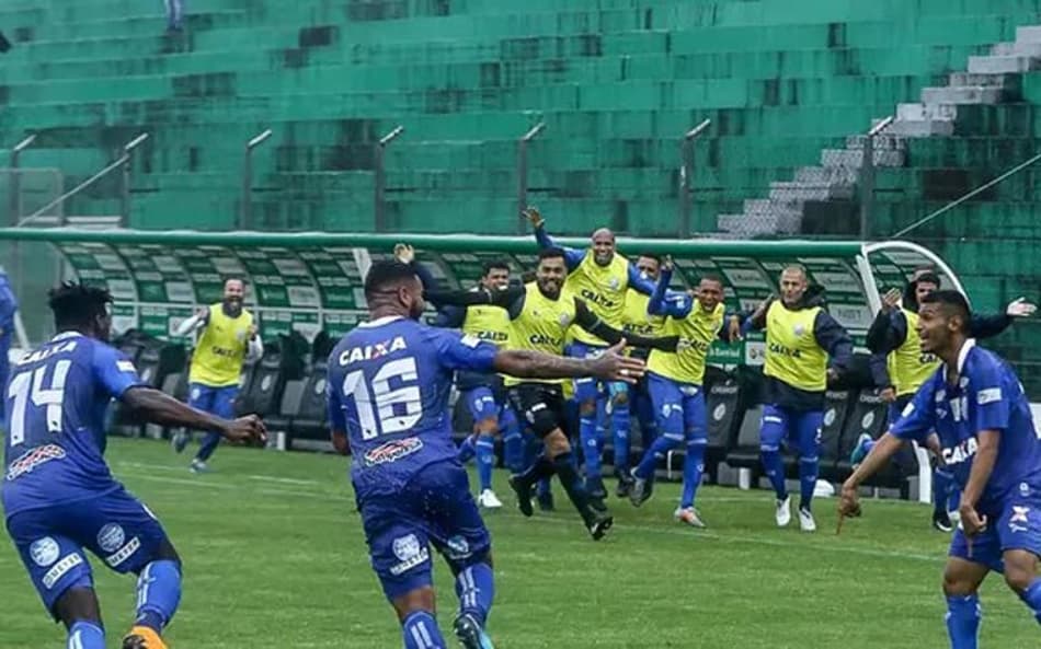 CSA garantiu a volta à Série A com o triunfo por 4 a 0 no Sul. Equipe terminou Série B como vice-líder