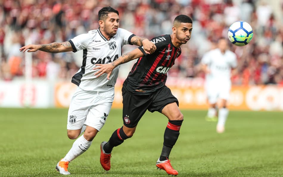 Em jogo emocionante, Atlético-PR e Ceará empatam por 2 a 2
