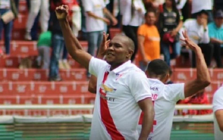 LDU vira novo perseguidor do Emelec em interessante disputa no Equador
