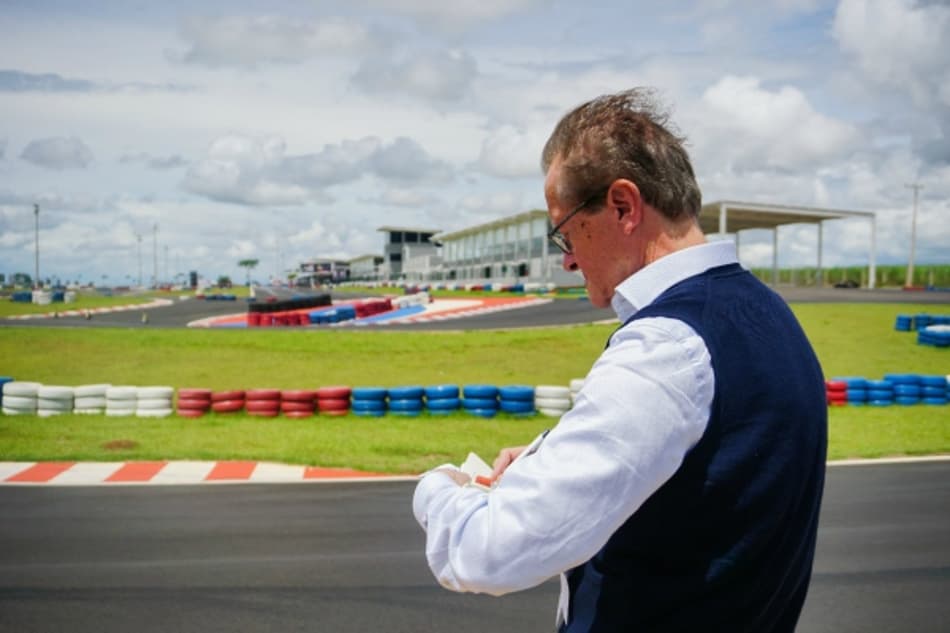 Inspetor da CIK/FIA vistoria dois kartódromos brasileiros para homologação