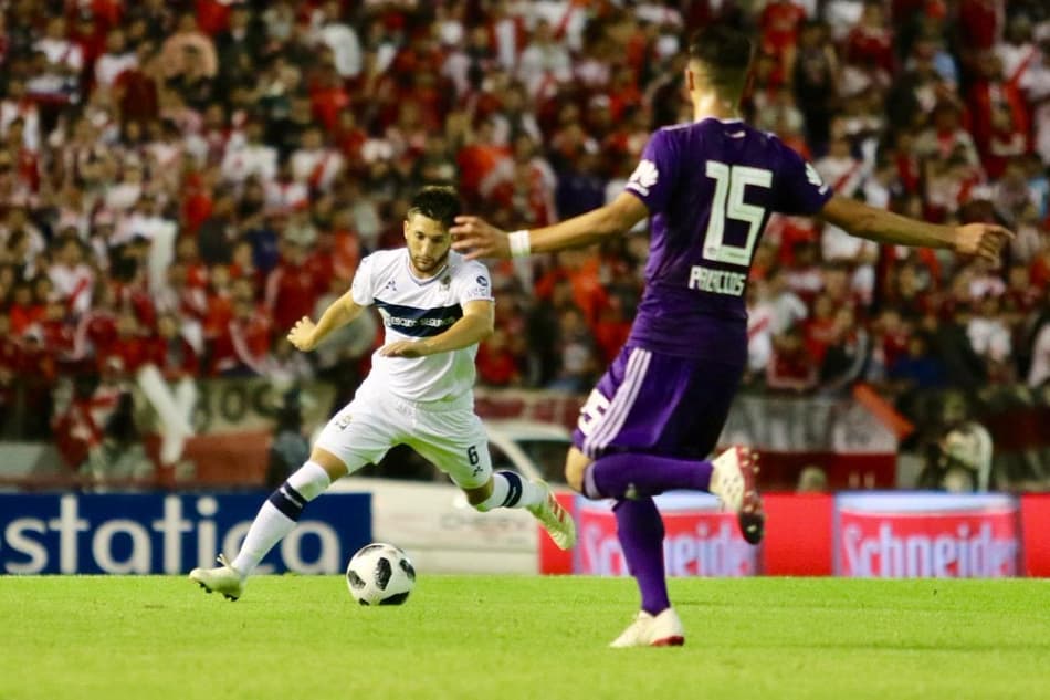 Em meio a polêmica da Libertadores, River Plate é eliminado na Copa Argentina