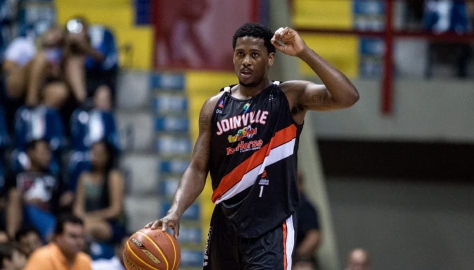 Basquete: Vasco acerta contratação de norte-americano para o NBB