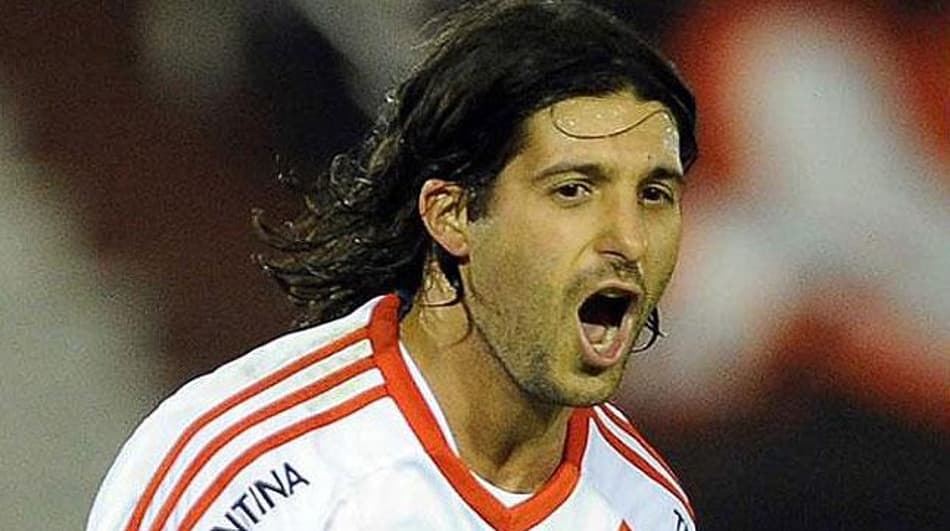 Ex-jogador do River responsabiliza jogadores do Boca Juniors por ataque a ônibus
