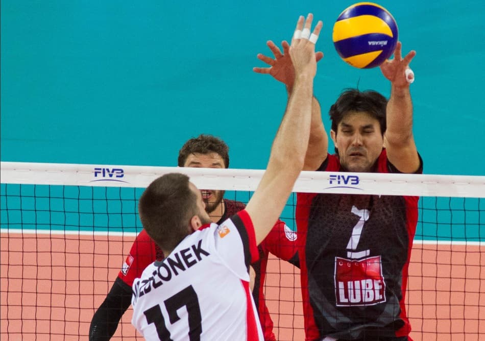 Time de Bruninho vence e chega à final do Mundial de Clubes de Vôlei