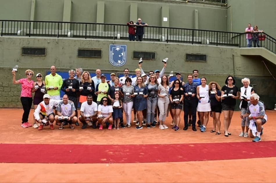 Três gaúchos e atletas de 11 países levam títulos no Seniors de Porto Alegre