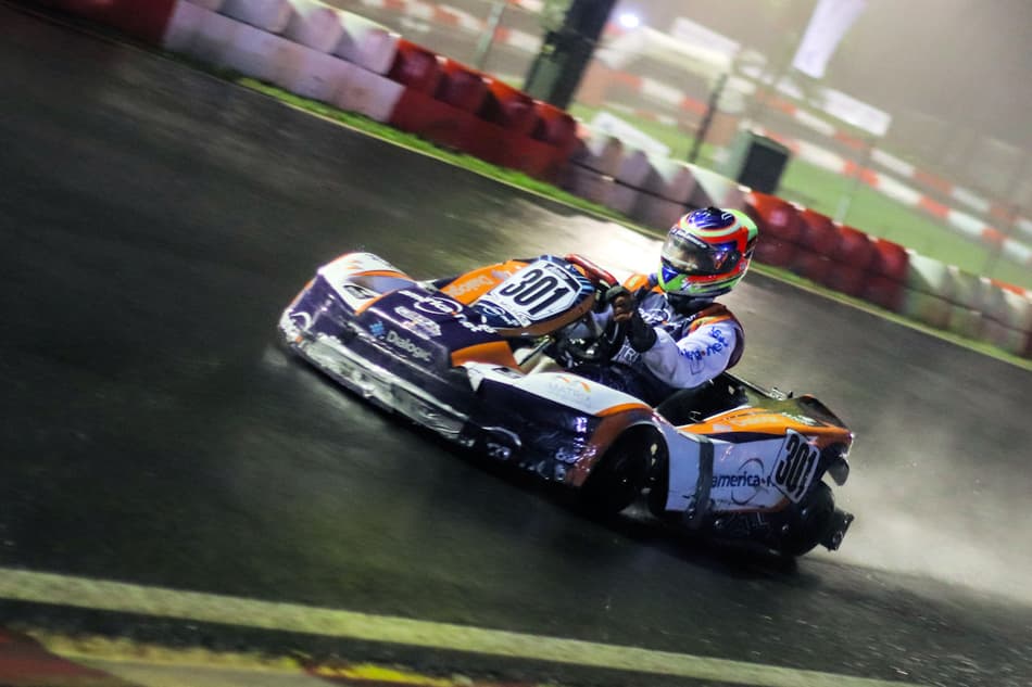 Reta final das 500 Milhas: AM Com Racing lidera sob chuva no Kartódromo Granja Viana