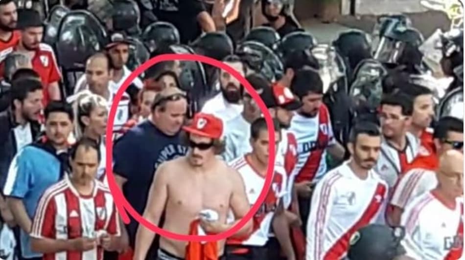 Torcedor que participou do ataque ao ônibus do Boca é solto na Argentina