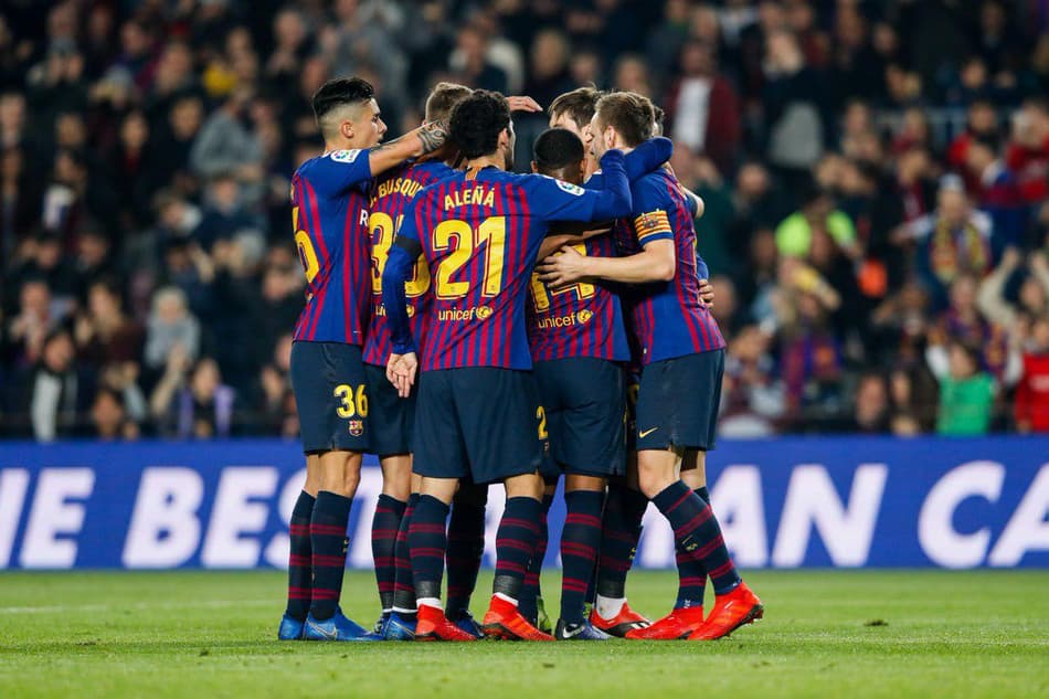 Malcom marca, se machuca e Barcelona avança na Copa do Rei
