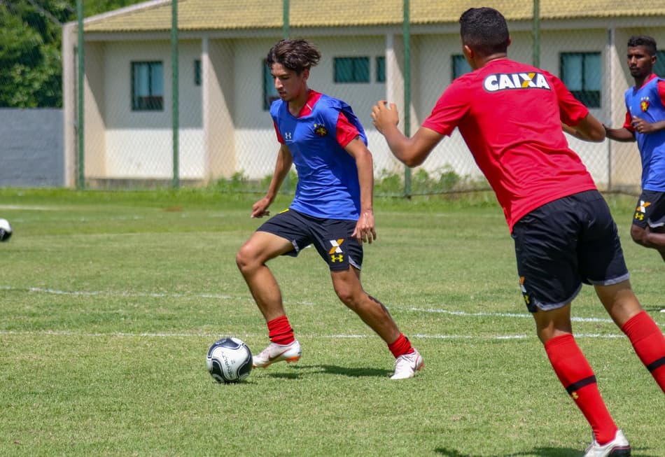 Jogador sub-20, do Sport, é aprovado no vestibular de medicina