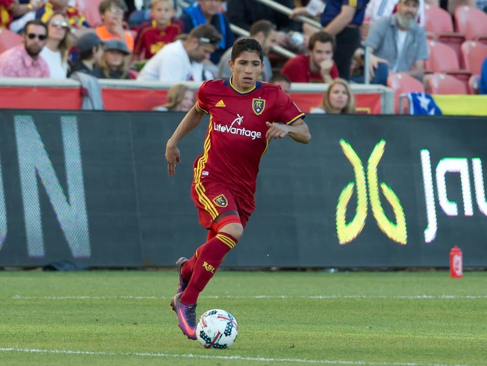 Jefferson Savarino chega a BH para exames e acerto com o Atlético-MG